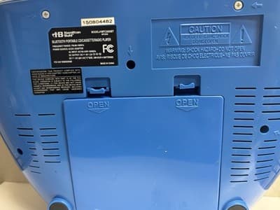 Hamilton Buhl Portable Bluetooth CD Player with Casssette Recorder and FM Radio - Thumbnail 5