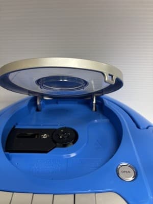 Hamilton Buhl Portable Bluetooth CD Player with Casssette Recorder and FM Radio - Thumbnail 7