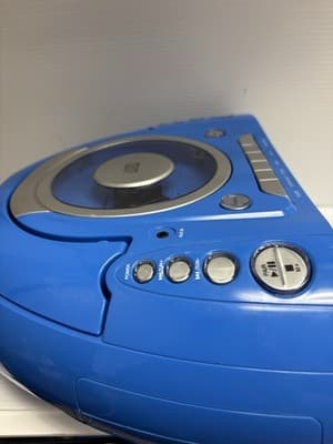 Hamilton Buhl Portable Bluetooth CD Player with Casssette Recorder and FM Radio - Thumbnail 12