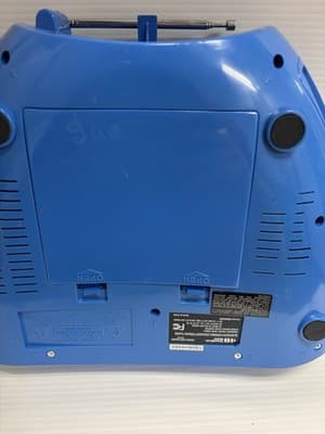 Hamilton Buhl Portable Bluetooth CD Player with Casssette Recorder and FM Radio - Thumbnail 10