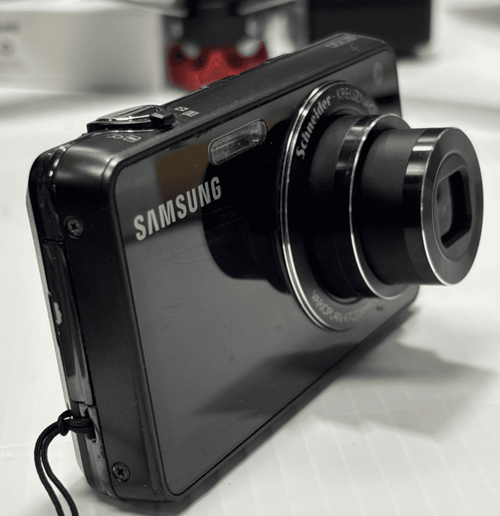 Samsung ST Series ST700 Dual View Digital Camera new bat/charger - Thumbnail 9