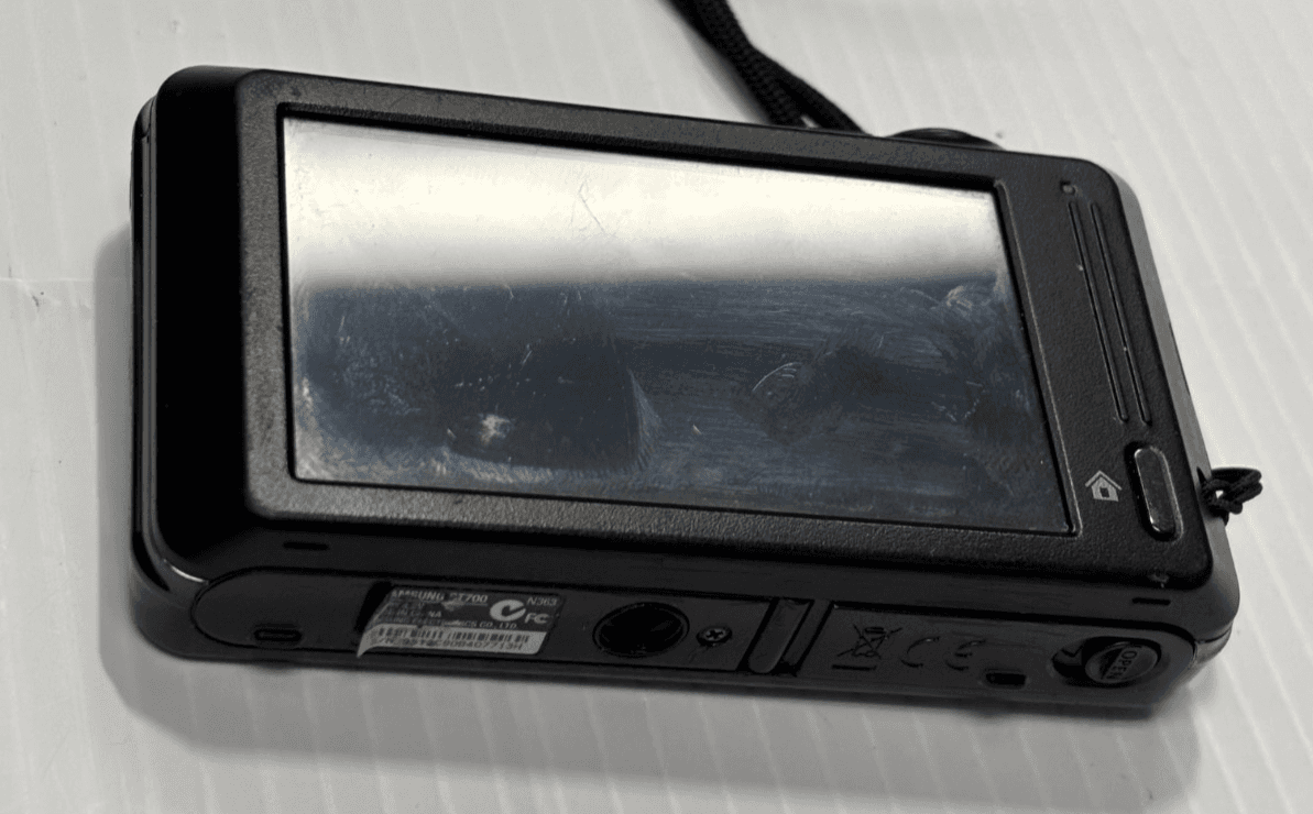 Samsung ST Series ST700 Dual View Digital Camera new bat/charger - Thumbnail 7