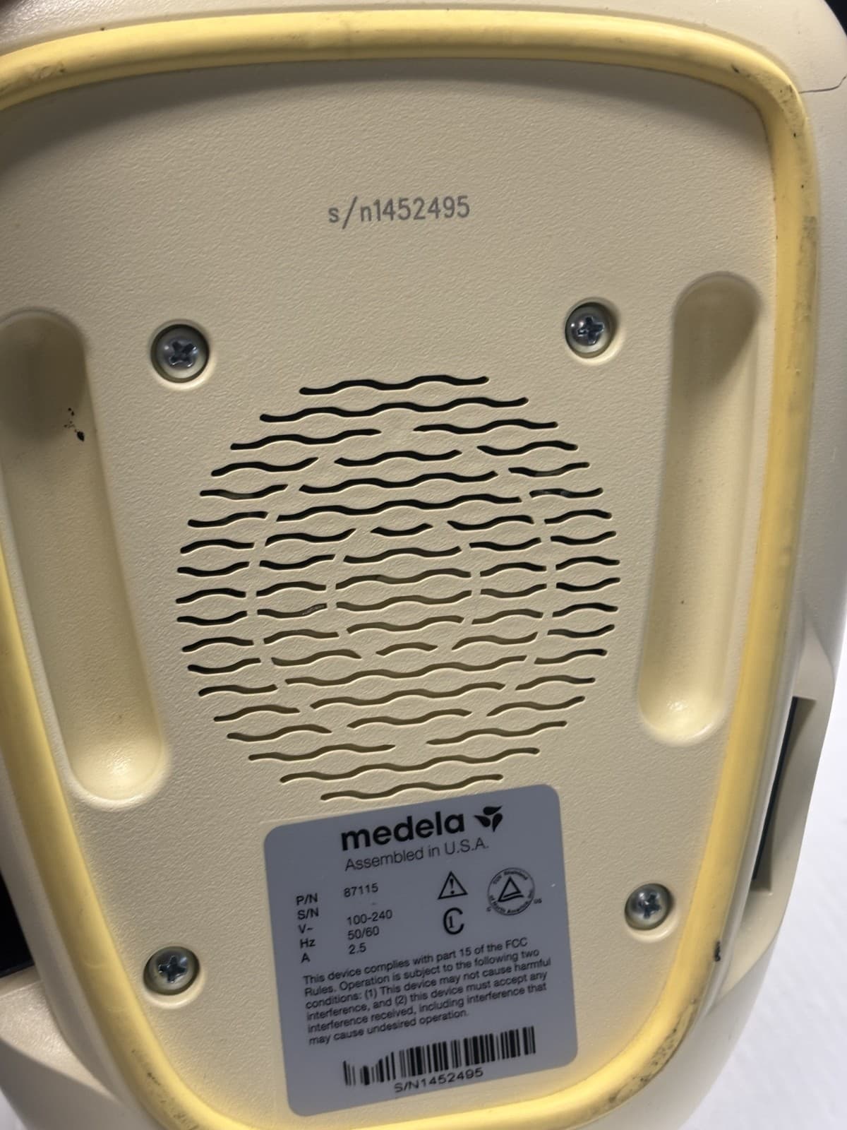 Medela Digital Waterless Milk warmer Defroster 87115 with power cord - Thumbnail 5