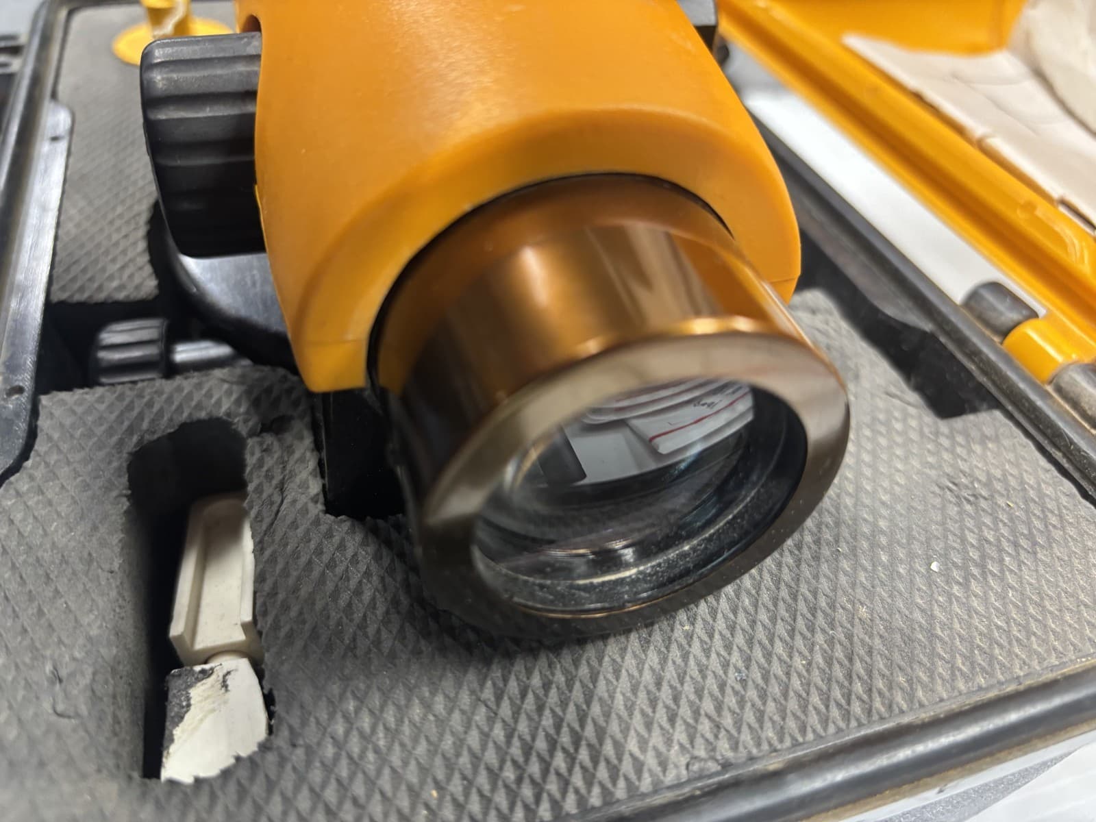 + CST/berger 24x Pal/Sal w/ Hard Shell Case sold as is - Thumbnail 5