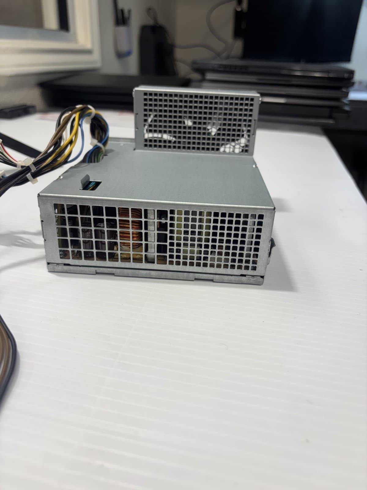 HP PSU 503375-001 240W Power Supply HP-D240RB 503375-001 - Thumbnail 3