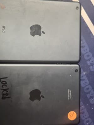 2x Apple iPad Mini 1st Gen (A1432) Black-16 GB iOS 9.3.5 -For Parts only * READ - Thumbnail 2