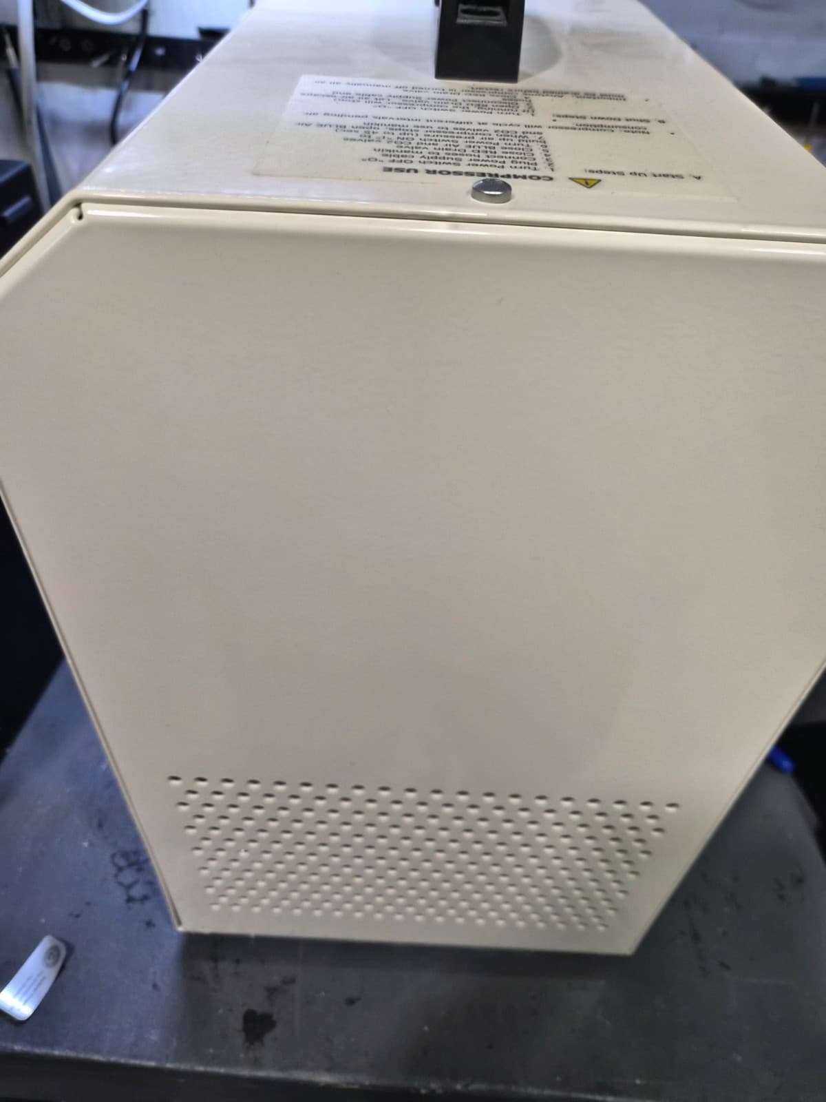 Laerdal DSS 110-2 Air compressor Unit for manikin simulator - Thumbnail 3