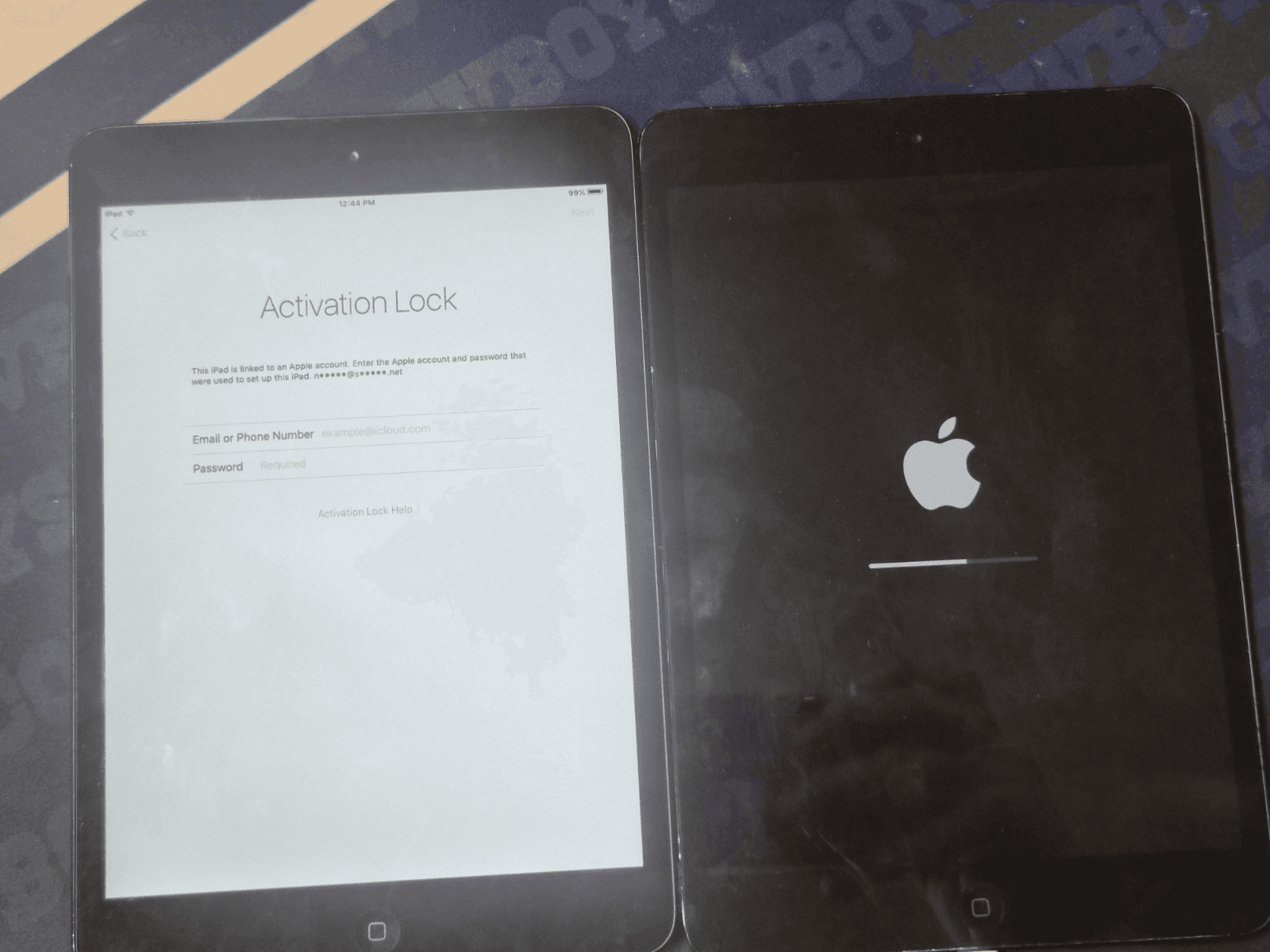 2x Apple iPad Mini 1st Gen (A1432) Black-16 GB iOS 9.3.5 -For Parts only * READ - Image 1