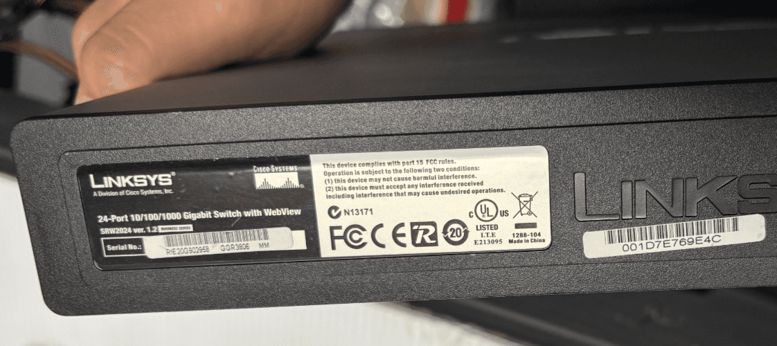 Linksys SRW2024 V1.3 24-Port Ethernet Gigabit Switch - Thumbnail 4