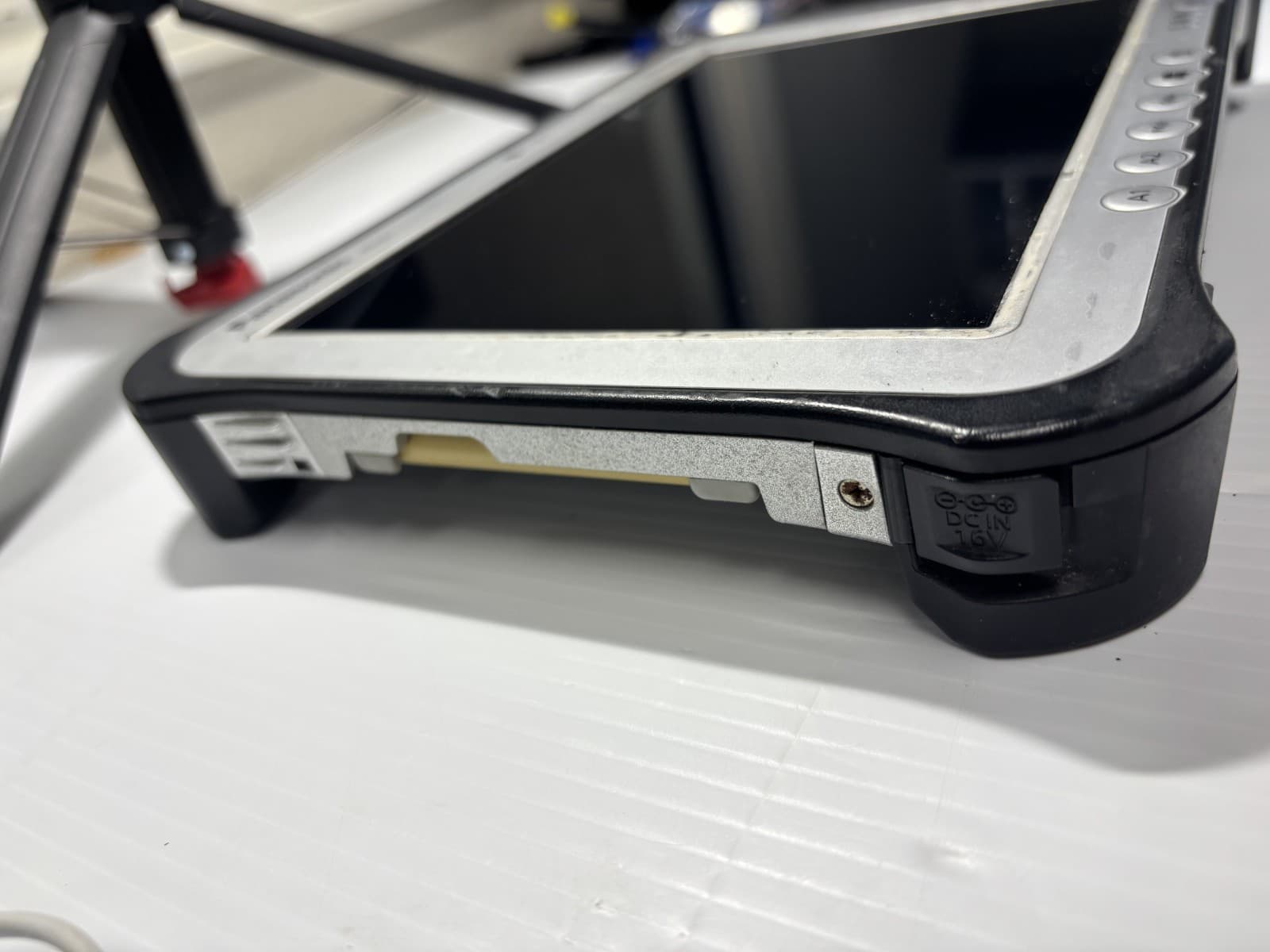 Panasonic FZ-G1 Rugged Toughpad Tablet i5vpro no hdd boots to bios - Thumbnail 3