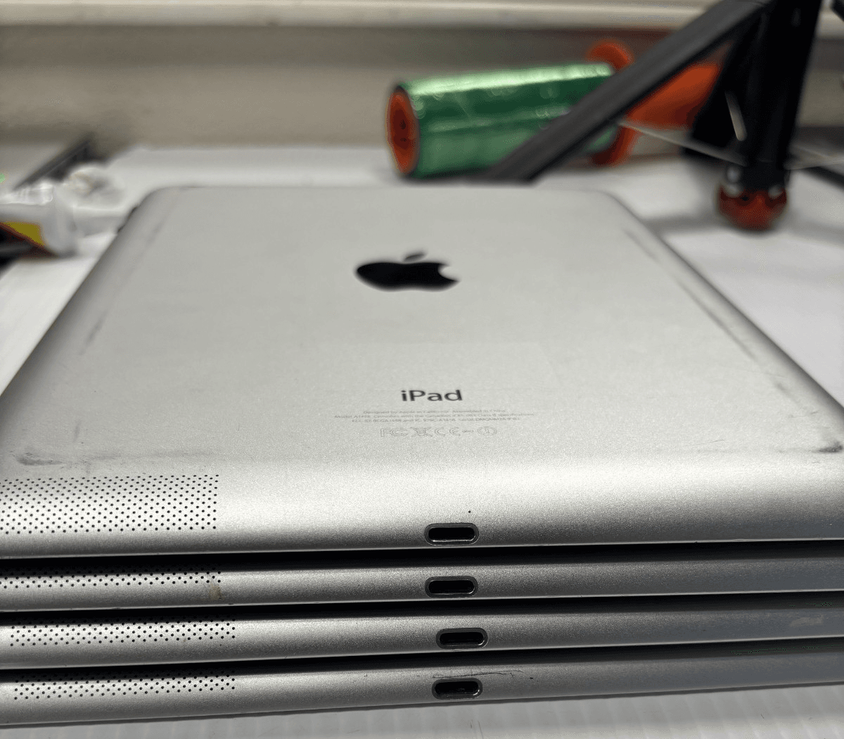 Lot Of 4. Apple iPad 4th Gen. 16GB A1458 Wi-Fi 9.7", unlocked - Thumbnail 11