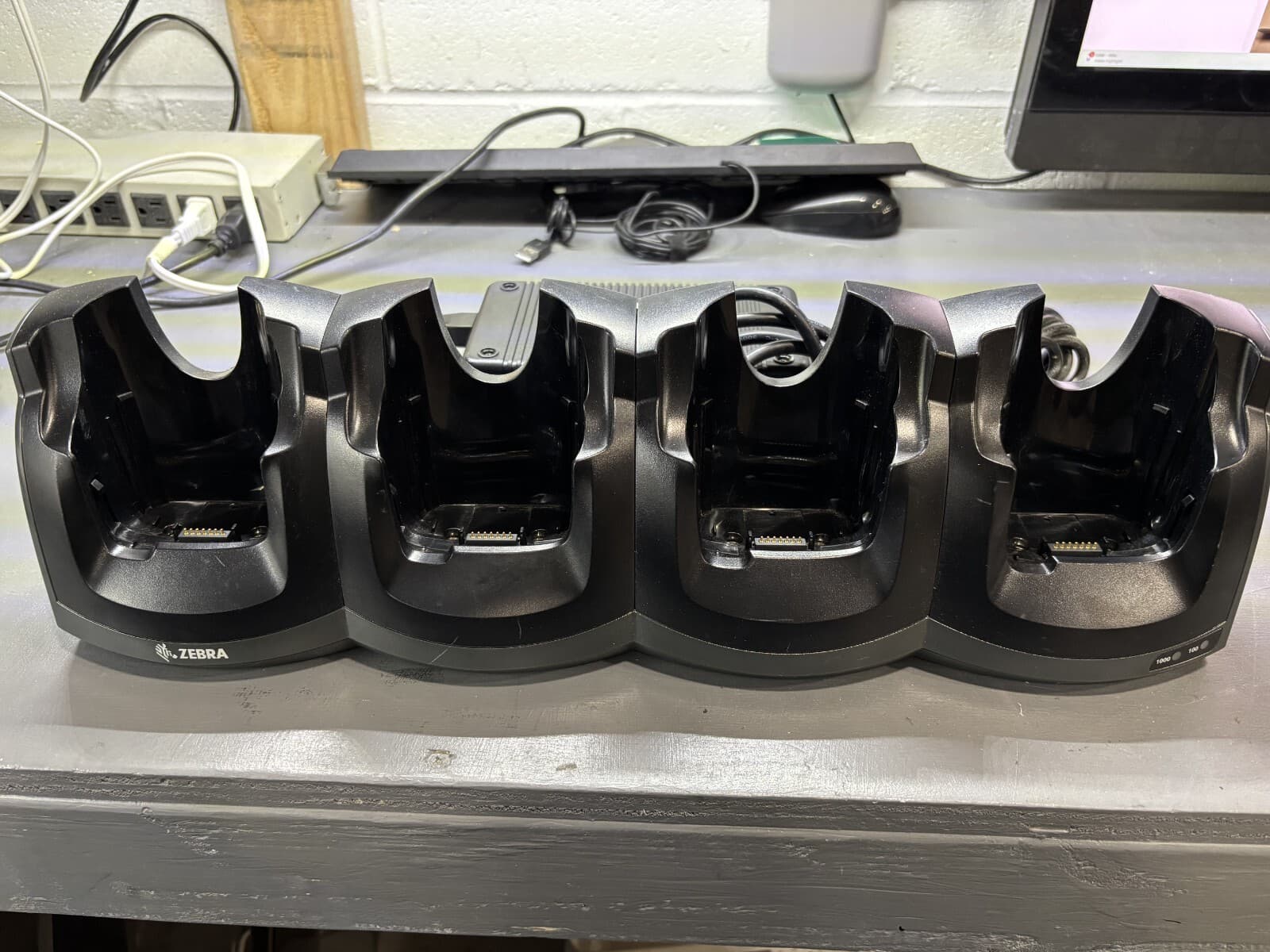 Motorola/Zebra 4-Slot Handheld Charge Cradle CRD5501-4000ER - Image 1