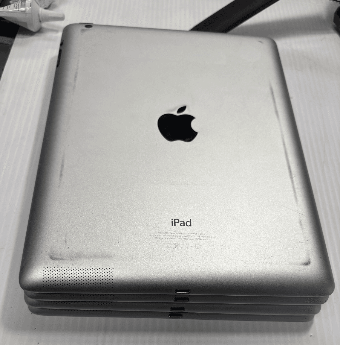 Lot Of 4. Apple iPad 4th Gen. 16GB A1458 Wi-Fi 9.7", unlocked - Thumbnail 10