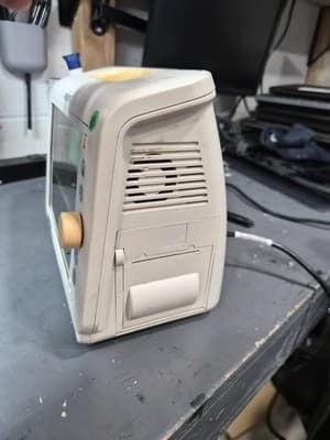 Philips Healthcare Suresigns VS3 Vital Signs Monitor - Thumbnail 3