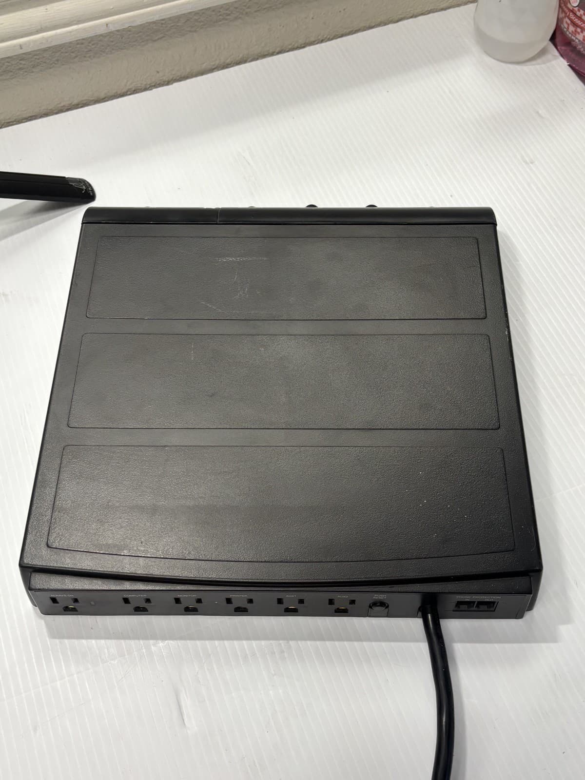 Tripp-Lite TMC-6 Surge Protector - 6 Outlets 120V 15A 60Hz 1800W - Thumbnail 3