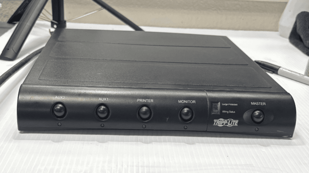 Tripp-Lite TMC-6 Surge Protector - 6 Outlets 120V 15A 60Hz 1800W - Image 1