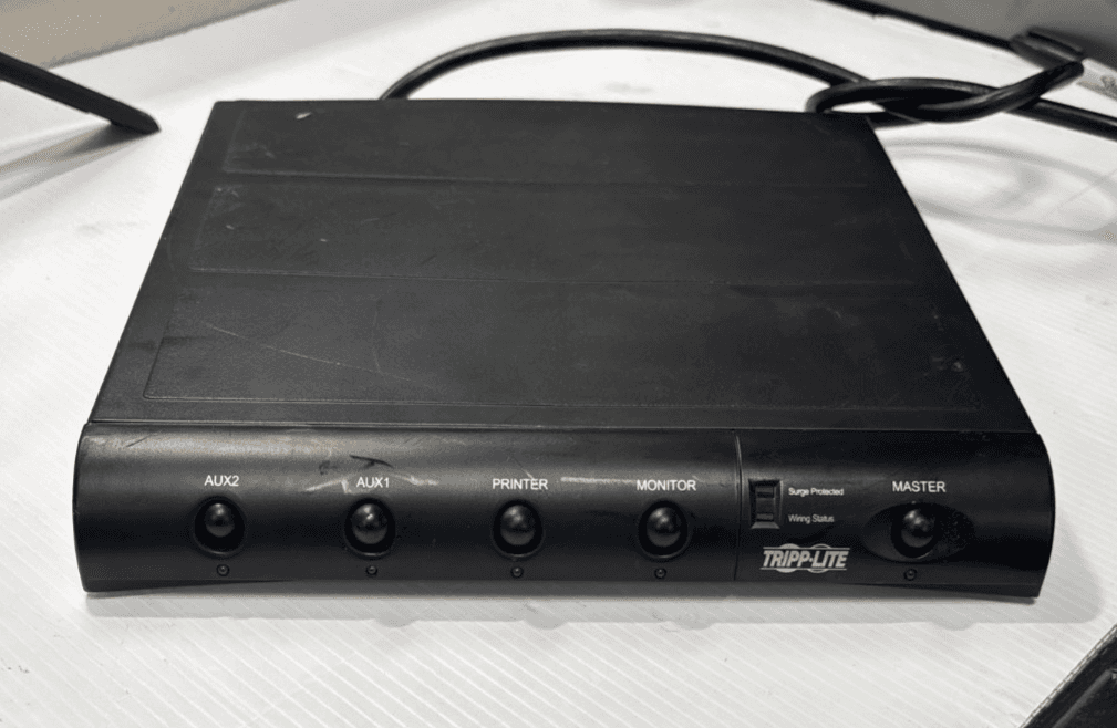 Tripp-Lite TMC-6 Surge Protector - 6 Outlets 120V 15A 60Hz 1800W - Thumbnail 3