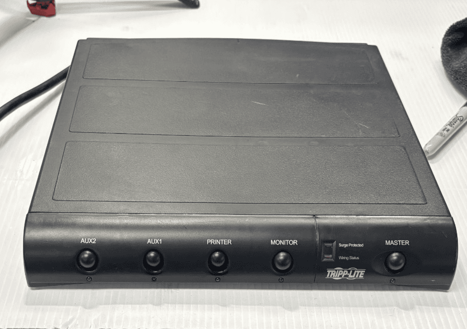 Tripp-Lite TMC-6 Surge Protector - 6 Outlets 120V 15A 60Hz 1800W - Image 1