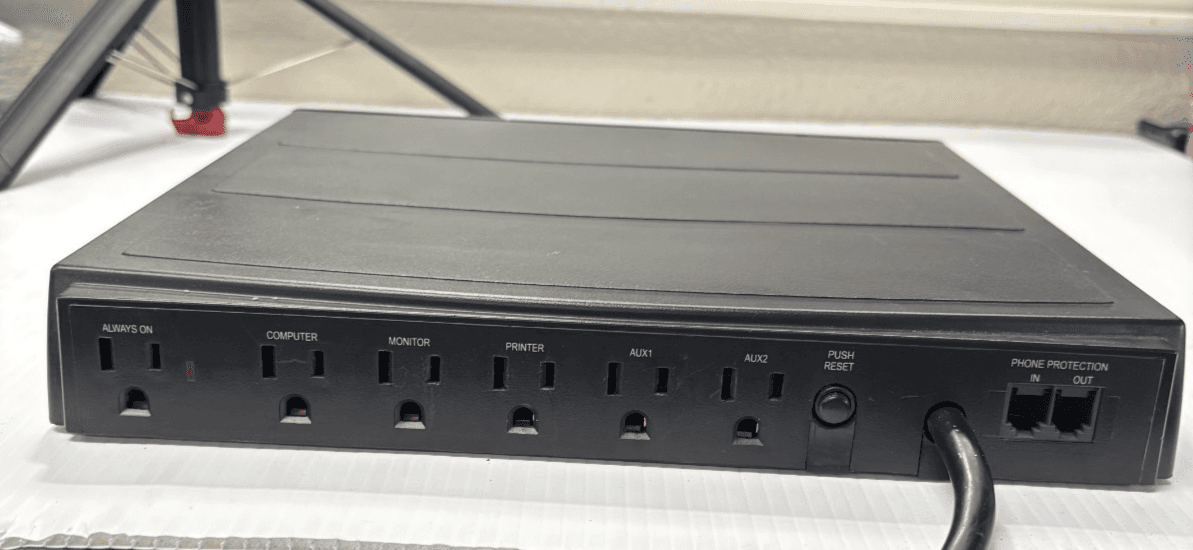 Tripp-Lite TMC-6 Surge Protector - 6 Outlets 120V 15A 60Hz 1800W - Thumbnail 3