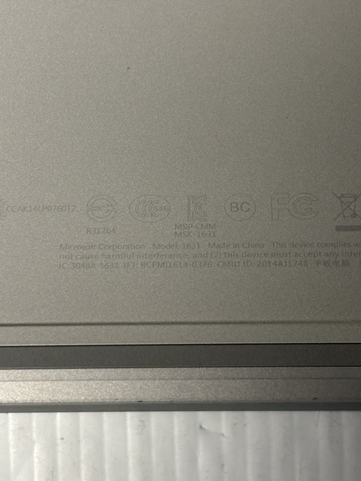 Microsoft Surface Pro 1631 128 gb for parts or repair - Thumbnail 4