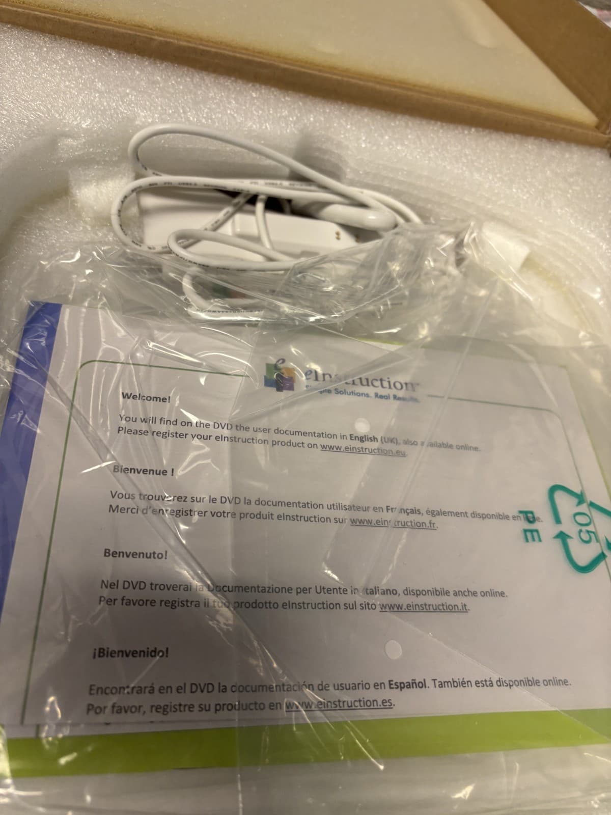 MobiView eInstruction Model MWB600 Workspace ~ Handheld Interactive Whiteboard - Thumbnail 2