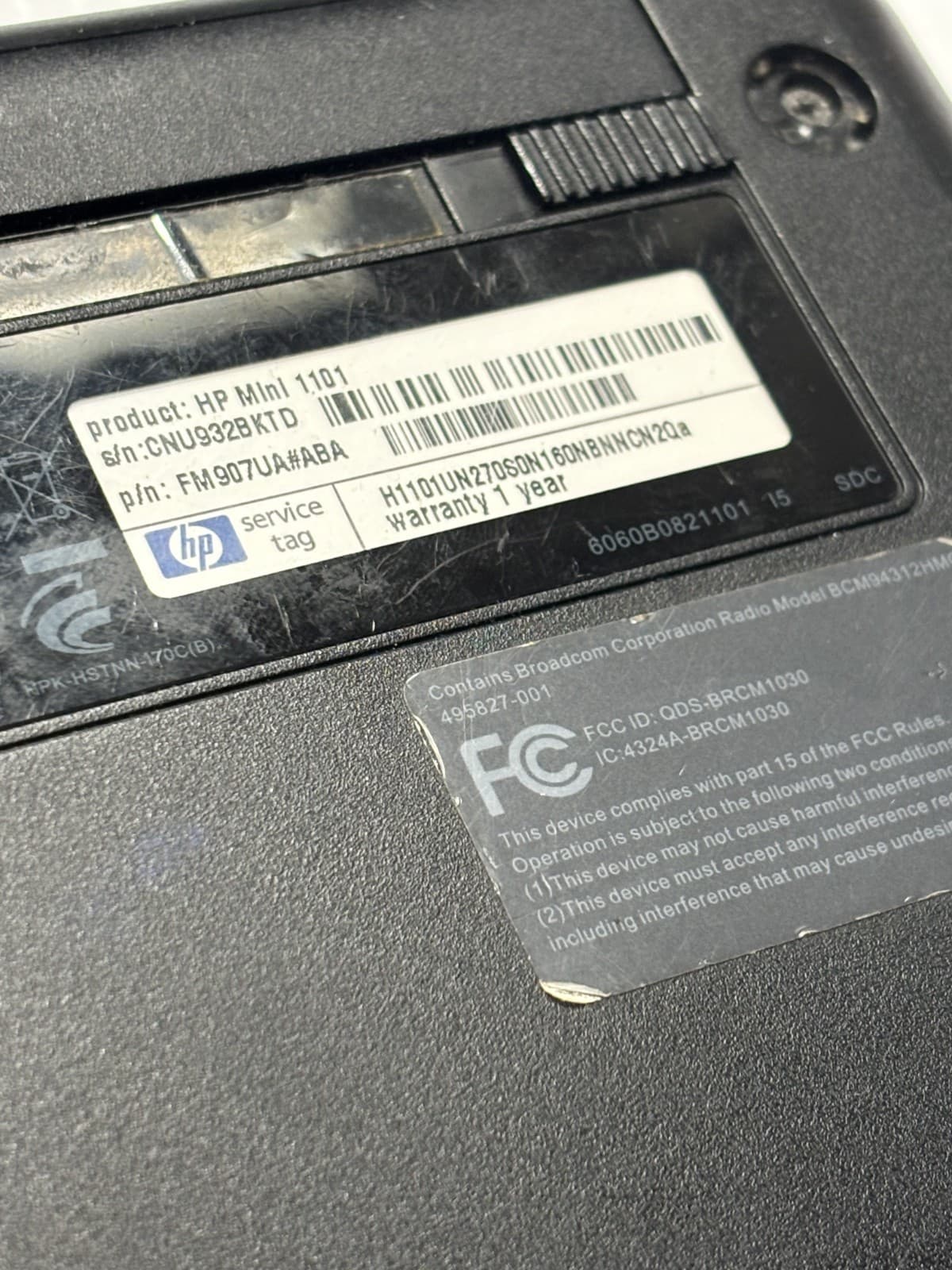 HP Mini 110-11 Model HSTNN-170c 10.1 Inch 160GB HDD 1GB RAM Windows XP w/ Cord - Thumbnail 3