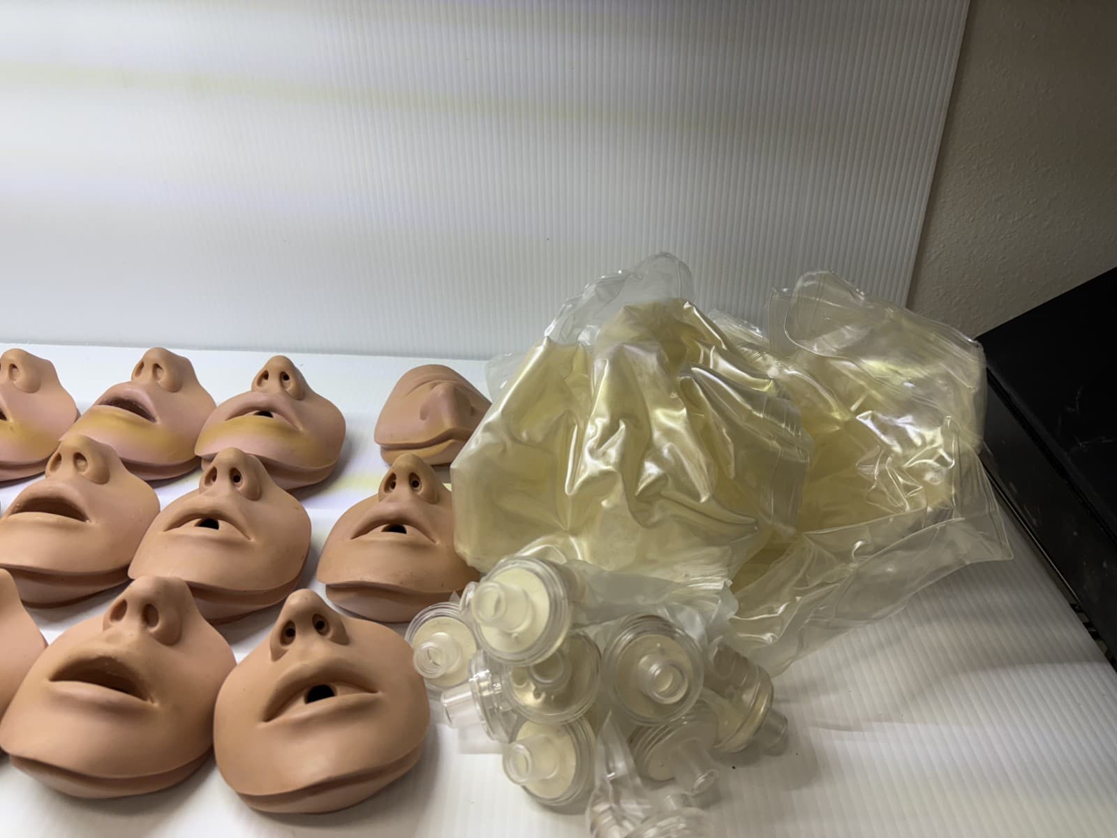 Lot of 18 Simulaids Brad Replacement Face Mouth And Lung - CPR Manikin - - Thumbnail 2