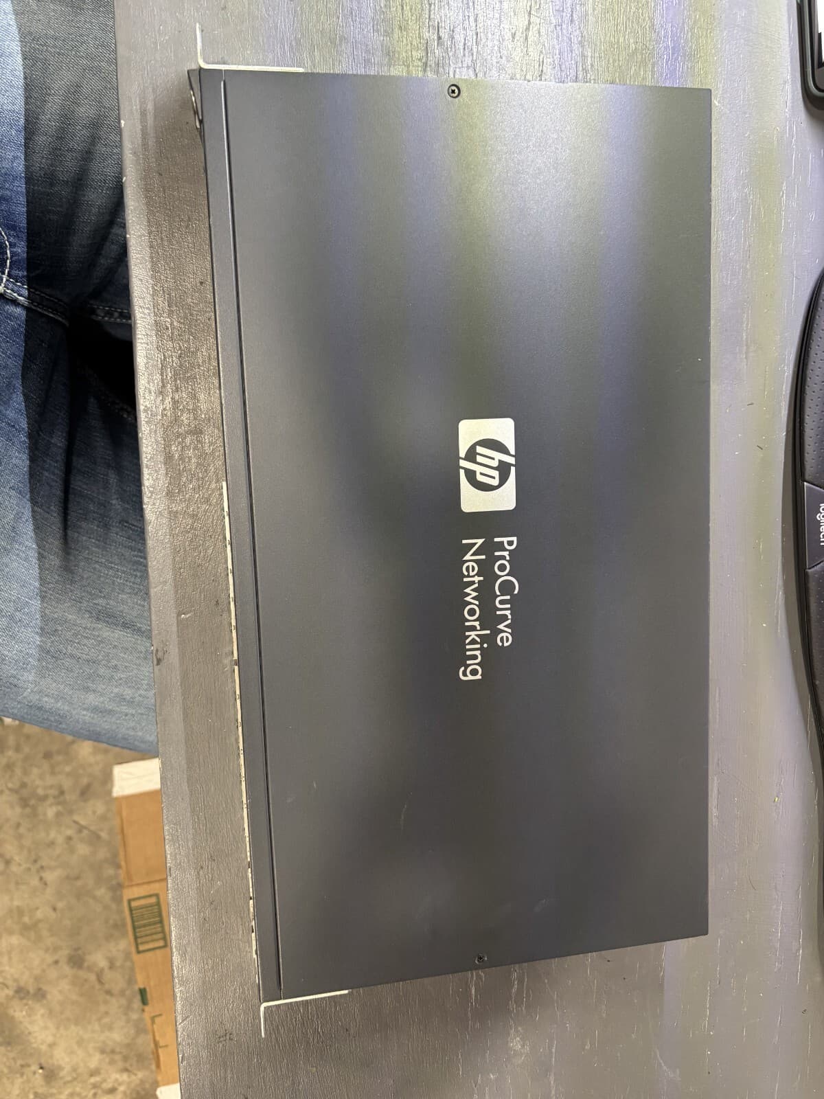 HP procurve anatel mn:j9138a 28 port network box - Image 1