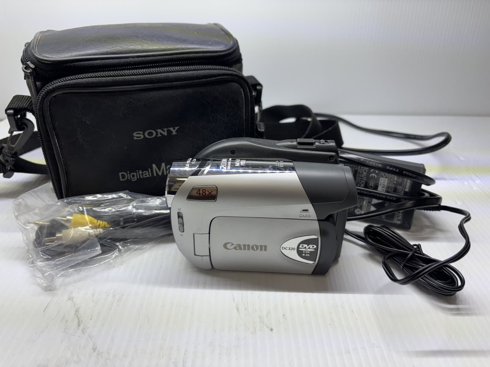 CANON DC320 CAMCORDER- Record To Disc Or SD Card - Thumbnail 3