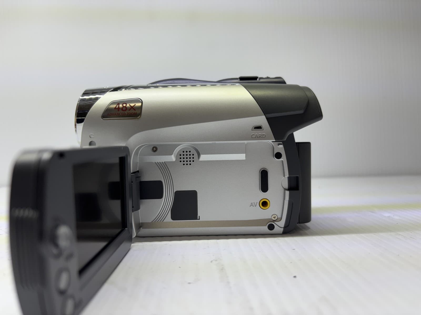 CANON DC320 CAMCORDER- Record To Disc Or SD Card - Thumbnail 10