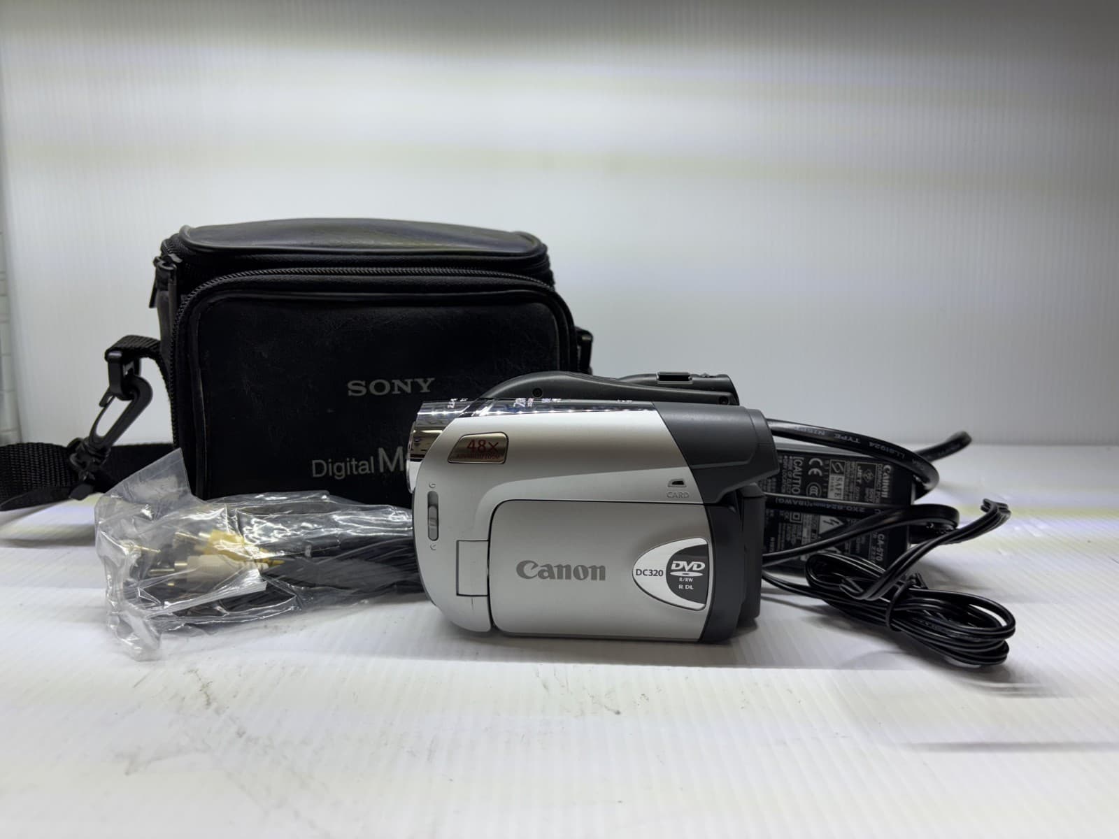 CANON DC320 CAMCORDER- Record To Disc Or SD Card - Thumbnail 2