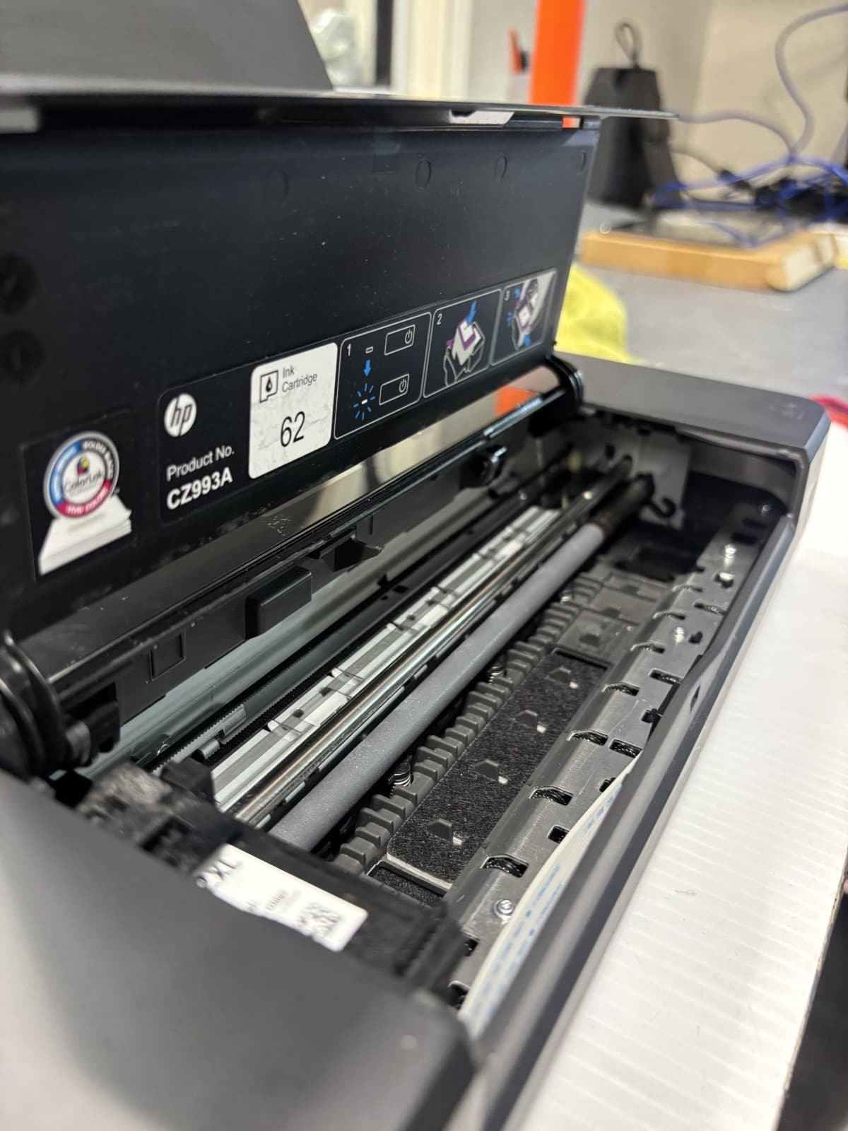 HP OfficeJet 200 Mobile Color Inkjet Printer USB Wireless No Battery No Ink - Thumbnail 3