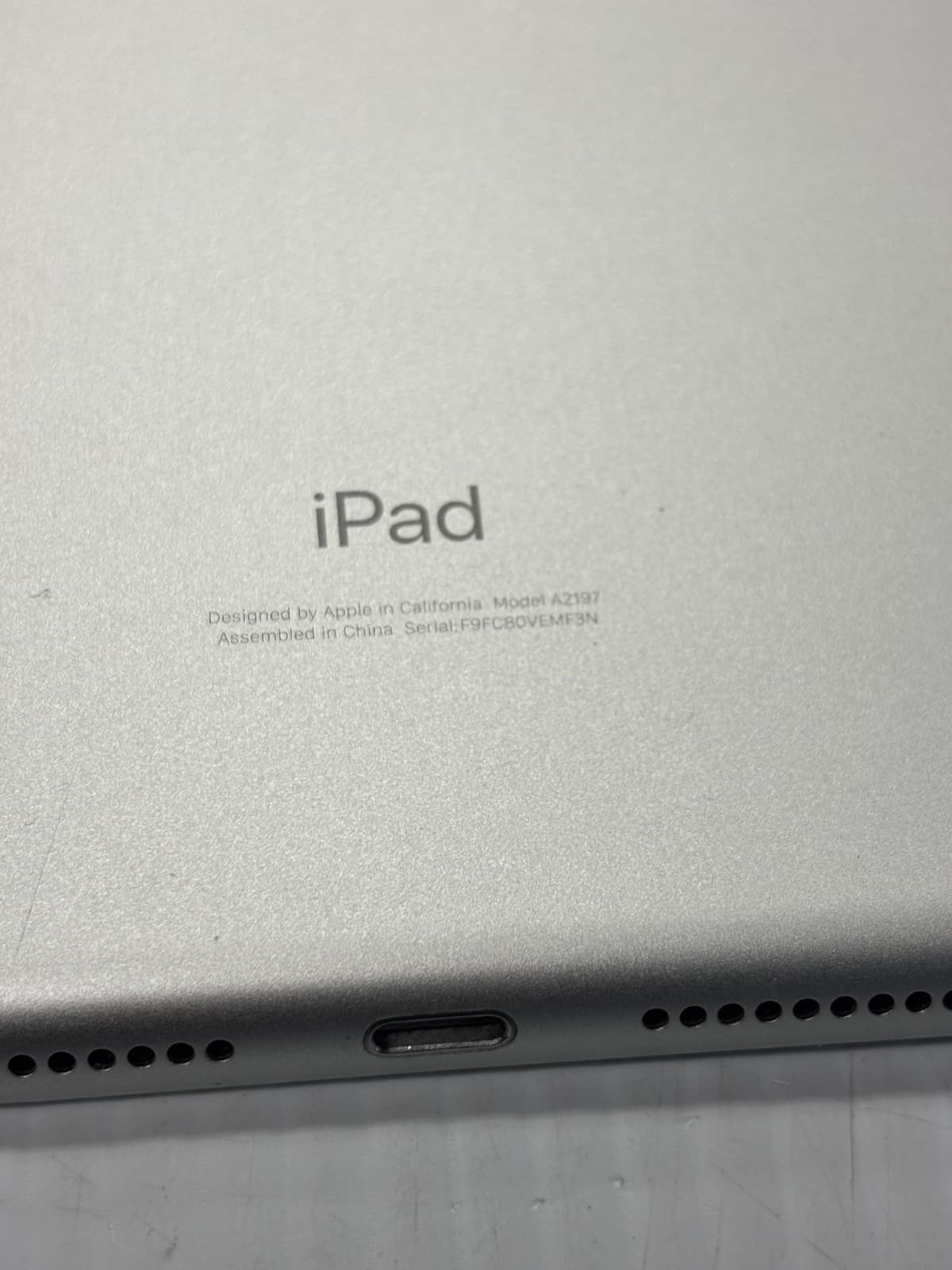 Apple iPad 7th Gen. (A2197) 10.2" Grade B - Thumbnail 4