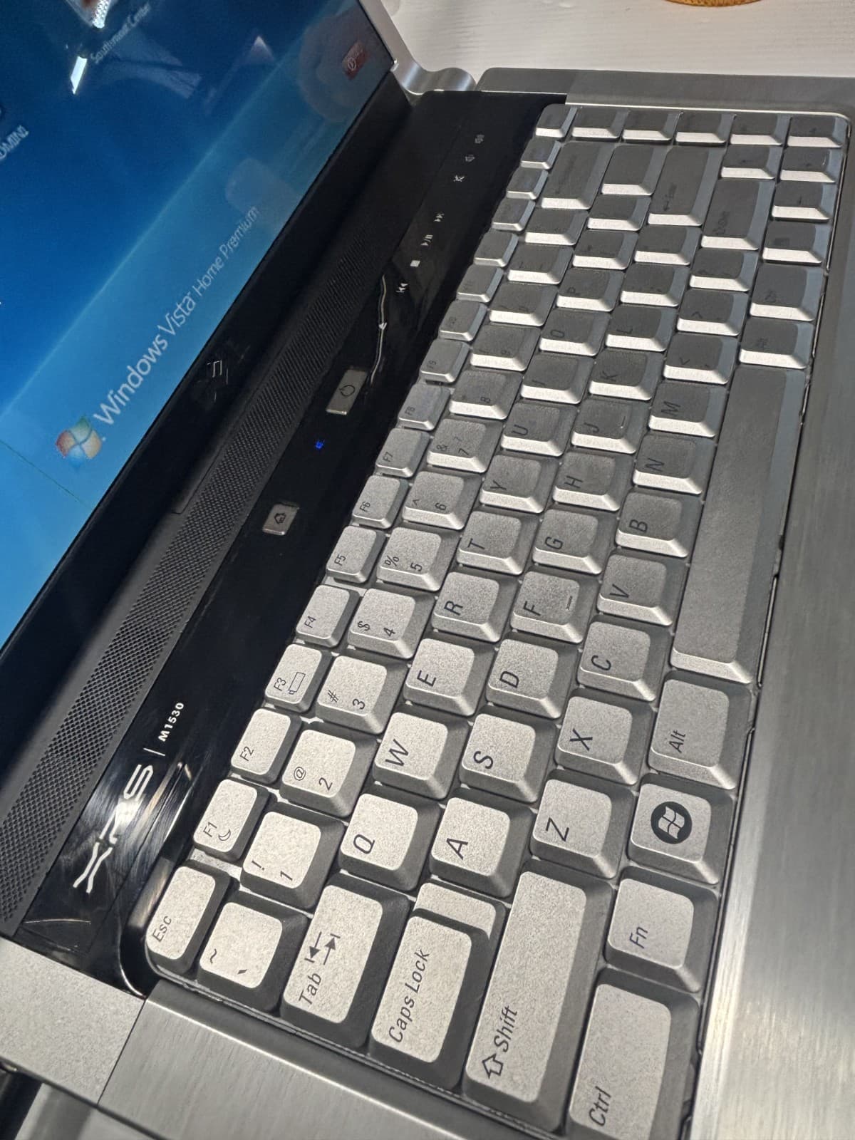 DELL XPS M1530 CLASSIC LAPTOP CORE 2 DUO 2gb ram 250gb hdd c description - Thumbnail 4