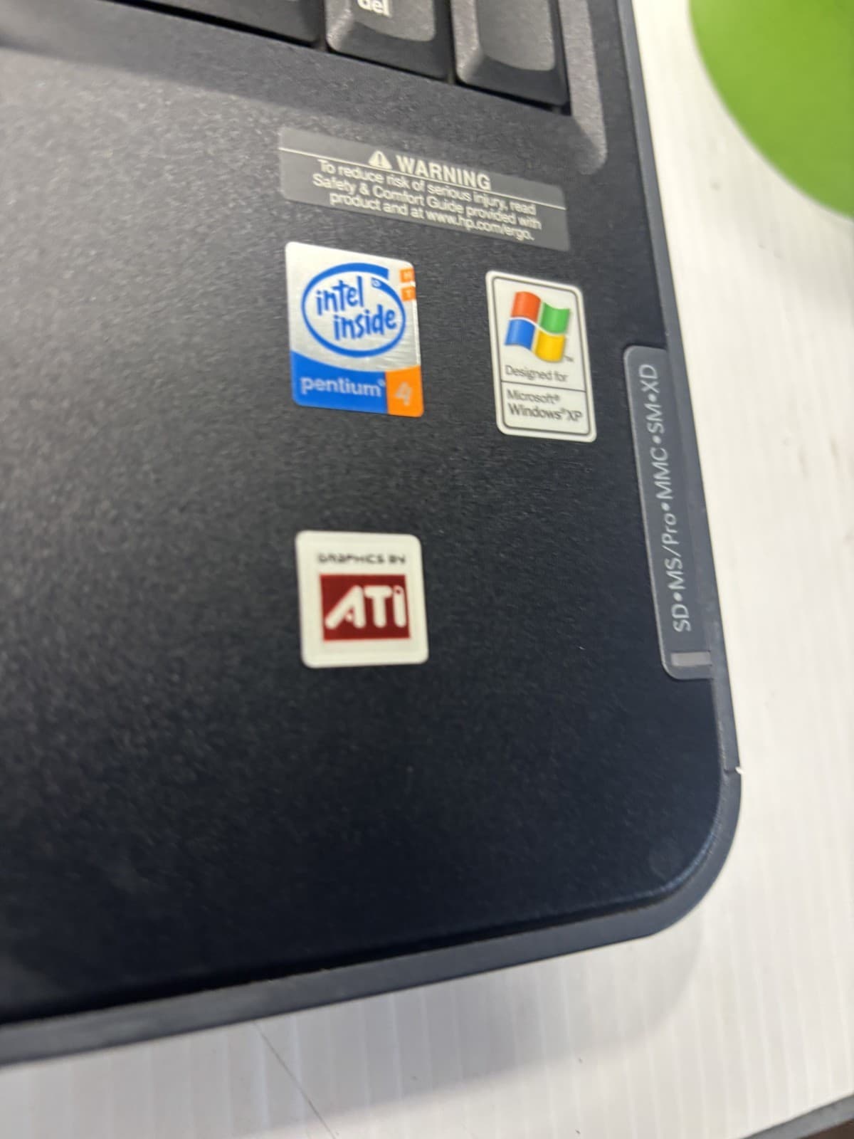 HP COMPAQ NX9600 - FOR PARTS/REPAIR hass ddr2 ram and 80gb at disc drive - Thumbnail 4