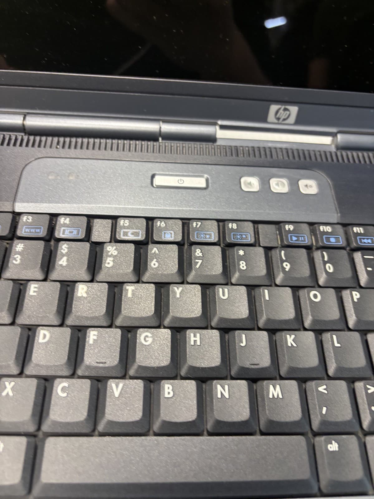 HP COMPAQ NX9600 - FOR PARTS/REPAIR hass ddr2 ram and 80gb at disc drive - Thumbnail 5