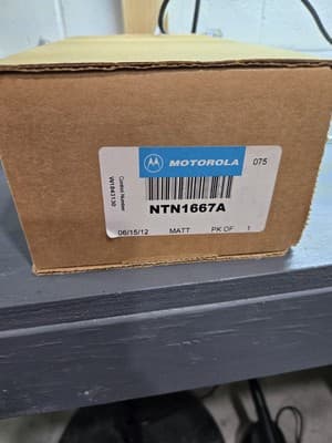 NEW Motorola NTN1667A Battery Charger NTN8831A & Power Cord EPNN5751B NIB! - Image 1