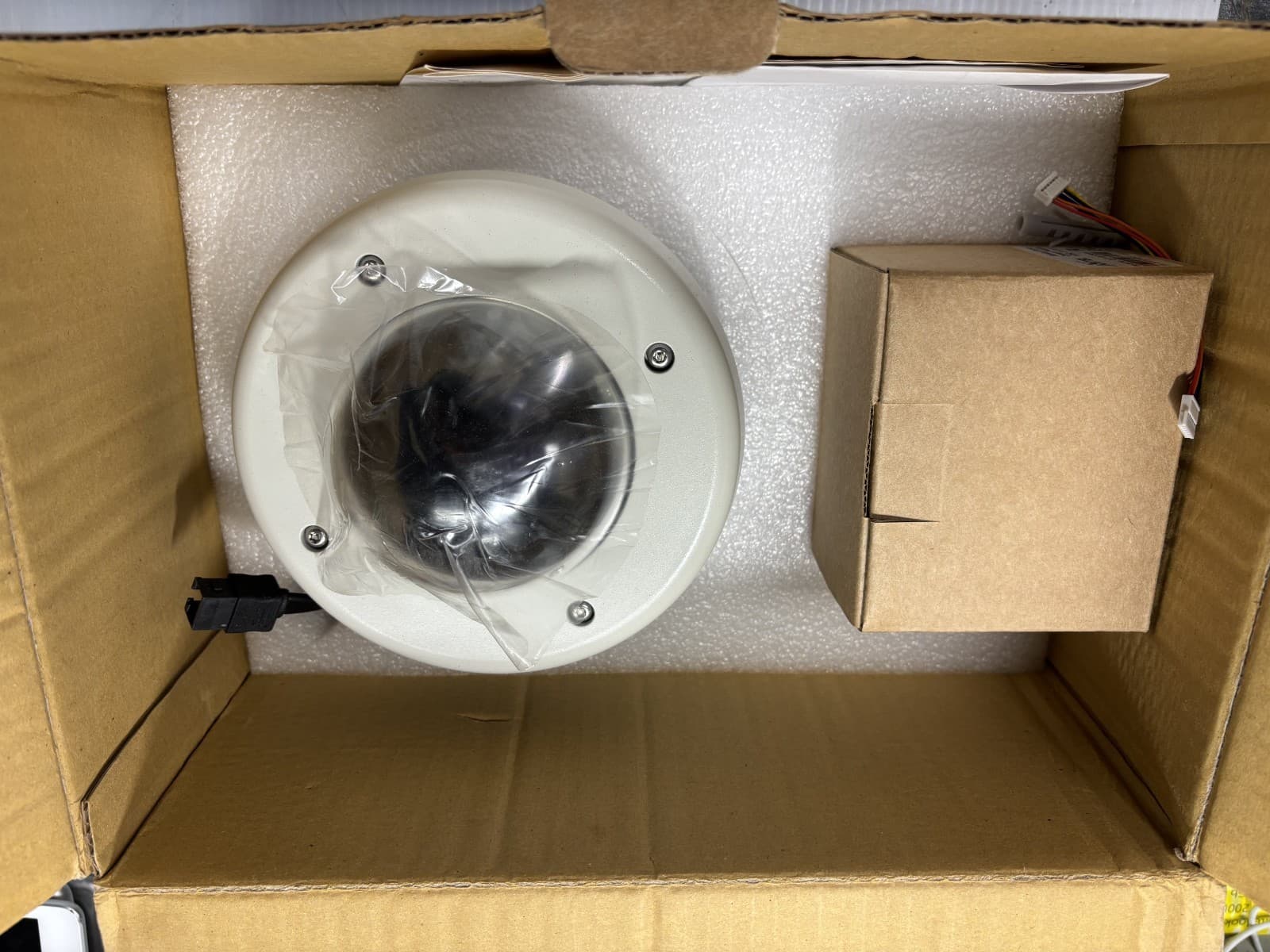 DVTEL DVT9460ARC-D2N Security IP Camera Fixed Dome Housing Clear Bubble DVT-VDHD - Image 1