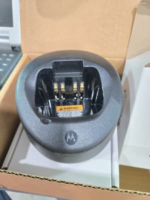 NEW Motorola NTN1667A Battery Charger NTN8831A & Power Cord EPNN5751B NIB! - Thumbnail 5