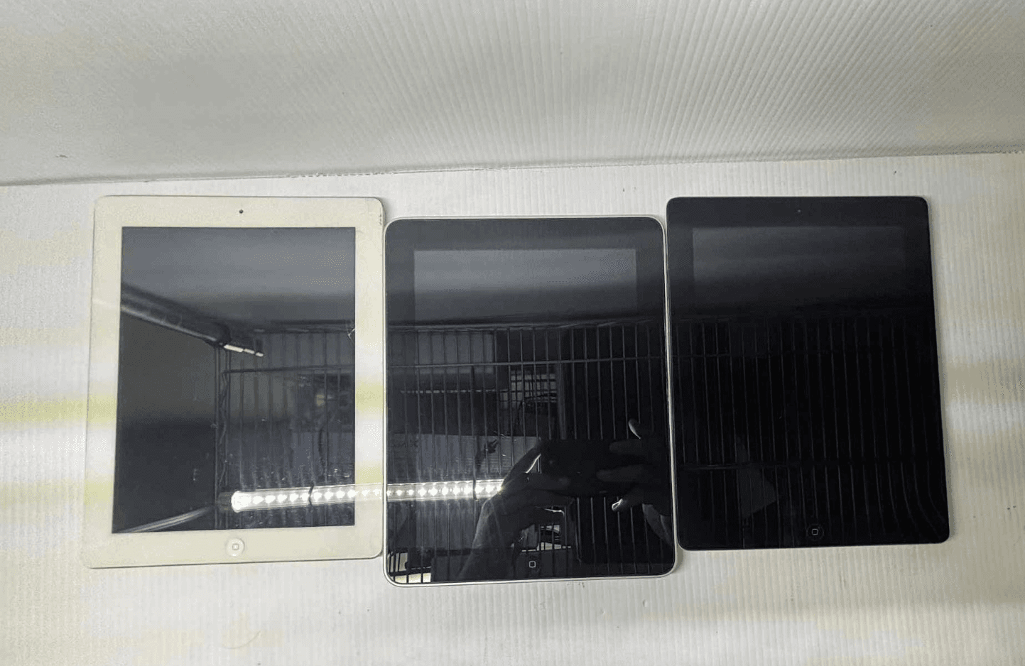 Apple iPad a1416/a1395/a1219 (please read description) - Image 1