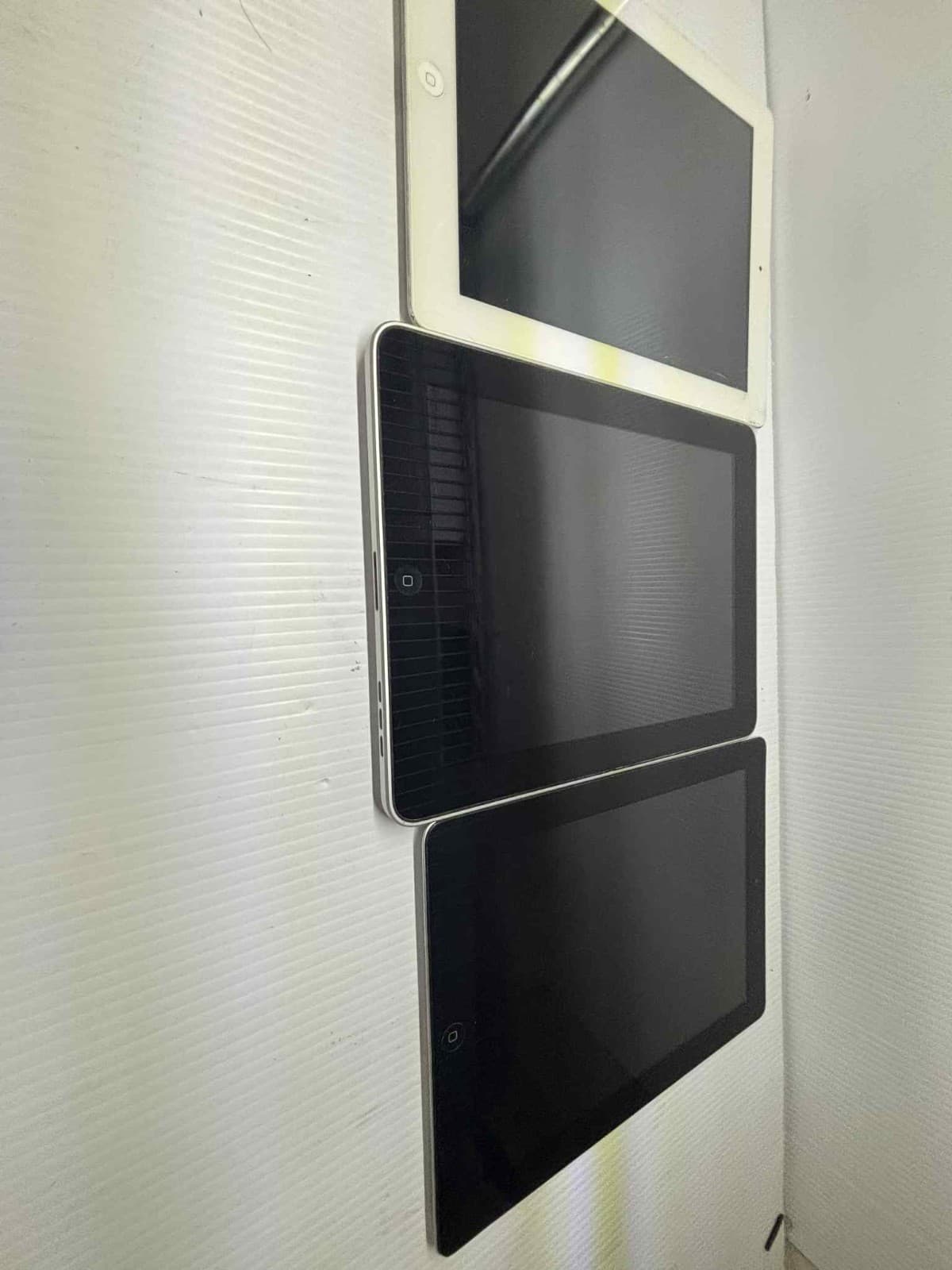 Apple iPad a1416/a1395/a1219 (please read description) - Thumbnail 2