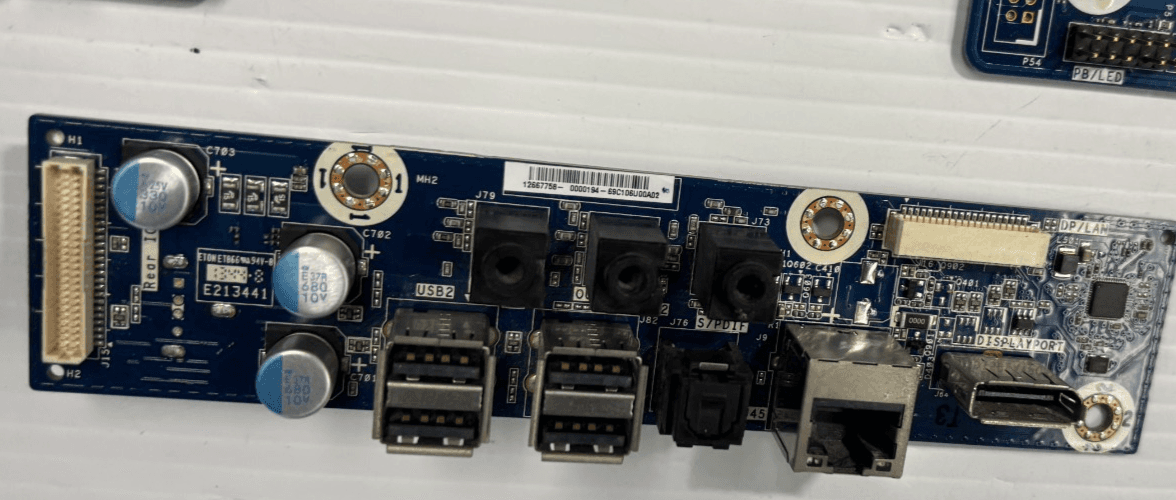 HP Z1 Workstation with intel xeon e3-1245v3/wifi card - Thumbnail 5