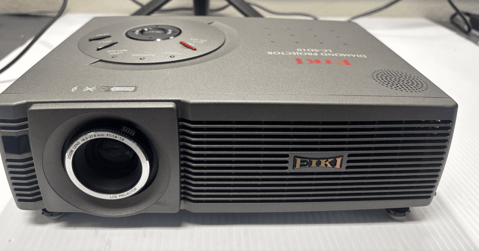 EIKI LC-SD10 Diamond Video Projector w Remote TESTED - Image 1