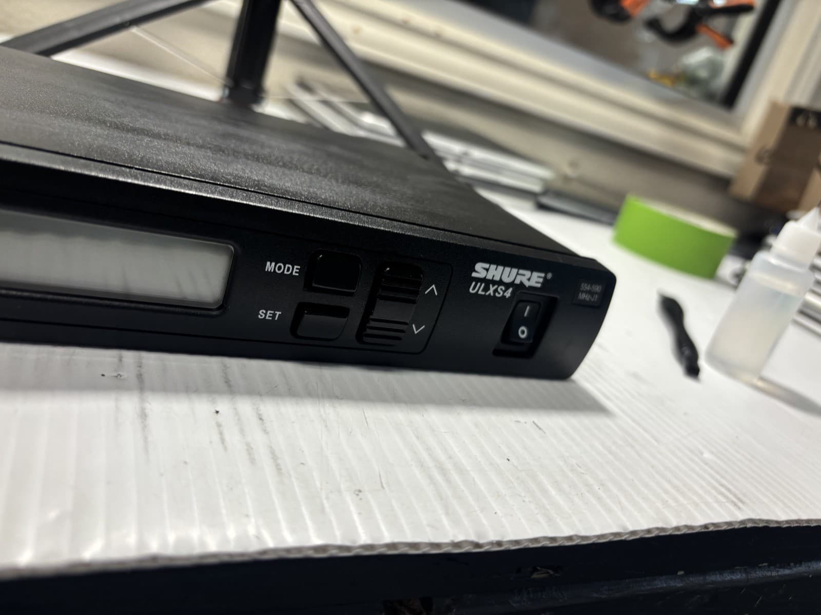 Shure ULXS4 Wireless Standard Receiver 554-590 MHz UNIT ONLY FREE S/H - Thumbnail 4