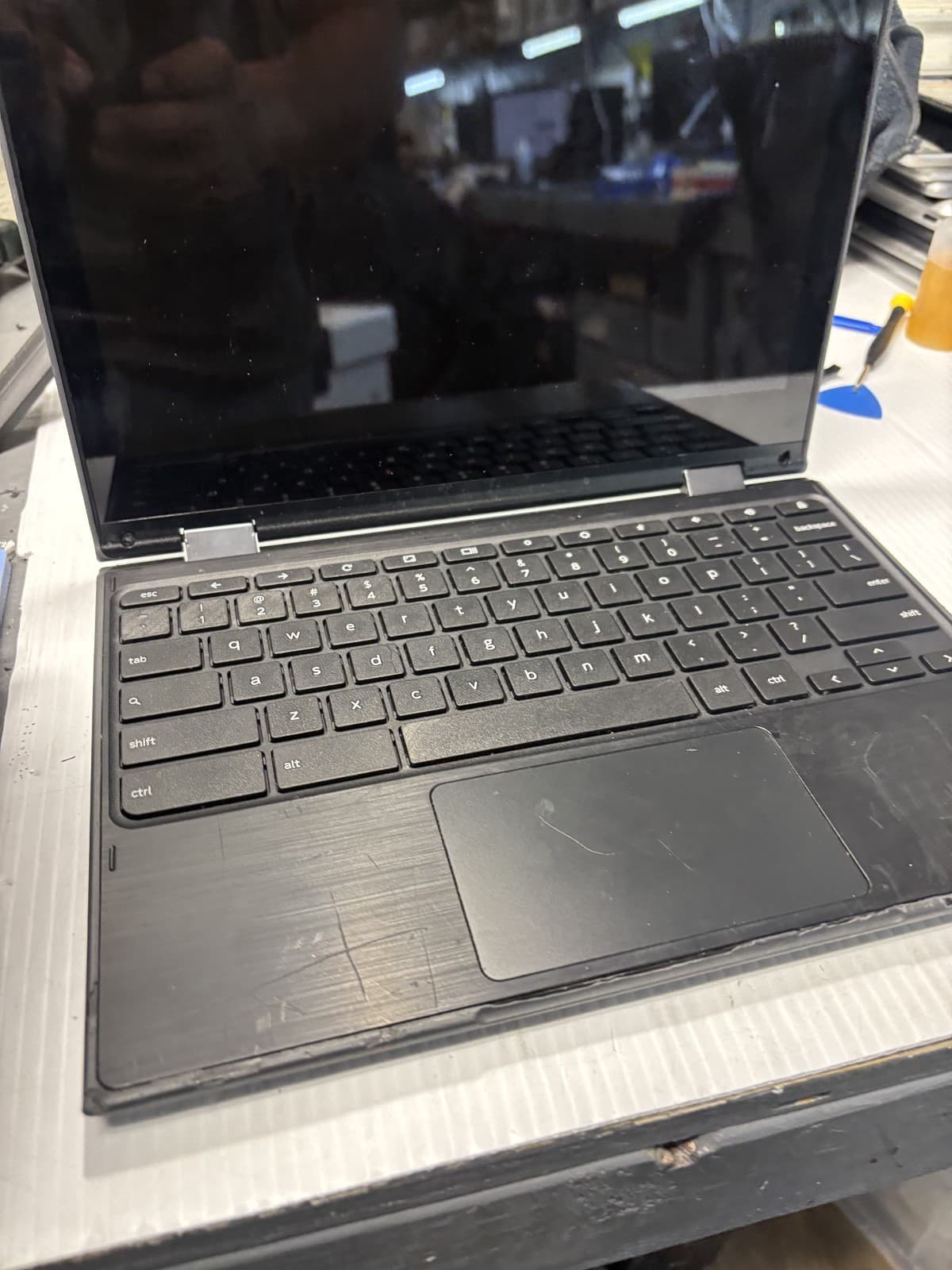 Lot of 10 Lenovo Chromebook Power/Screen/Keyboard Issues For Parts unlocked - Thumbnail 7