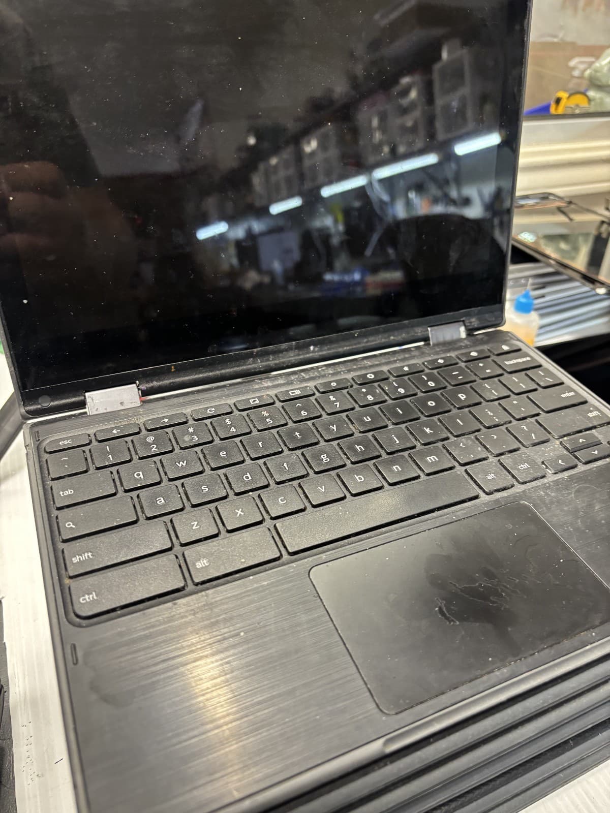 Lot of 10 Lenovo Chromebook Power/Screen/Keyboard Issues For Parts unlocked - Thumbnail 6