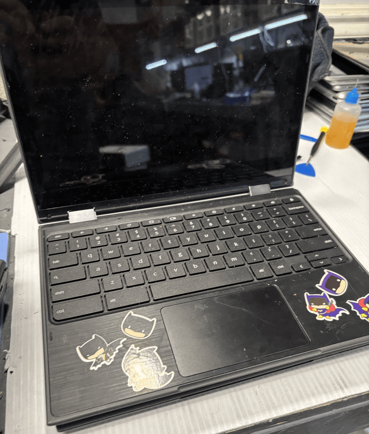 Lot of 10 Lenovo Chromebook Power/Screen/Keyboard Issues For Parts unlocked - Thumbnail 12