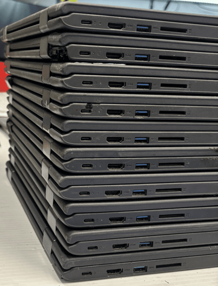 Lot of 10 Lenovo Chromebook Power/Screen/Keyboard Issues For Parts unlocked - Thumbnail 2