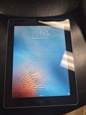 Apple iPad 2 16 GB Black A1395 Unlocked (Hair Line Crack) - Image 1