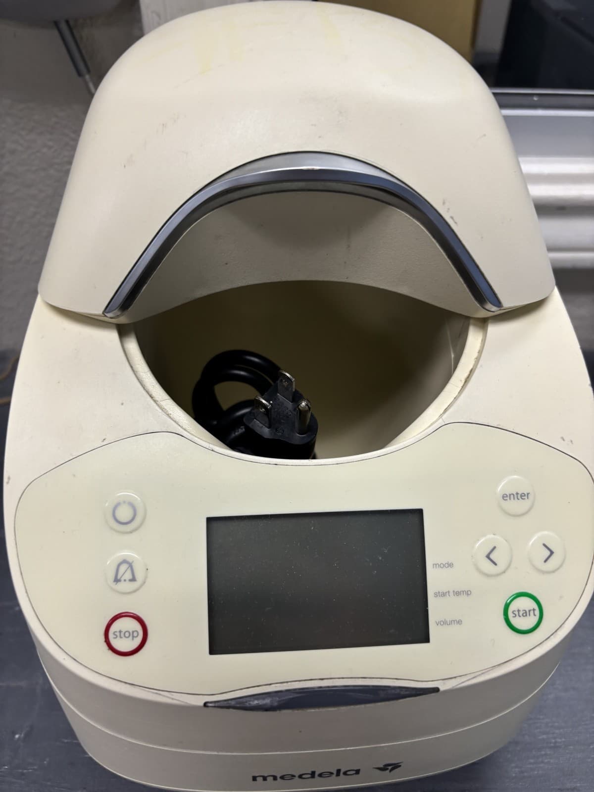 Medela Breast Milk Formula Warmer 87115 Waterless Hospital Grade - Image 1